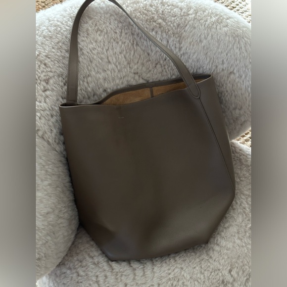 The Row Park Tote Large in French Gray, Smooth Leather - Picture 2 of 6